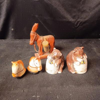 3 SETS OF VINTAGE SHAKERS