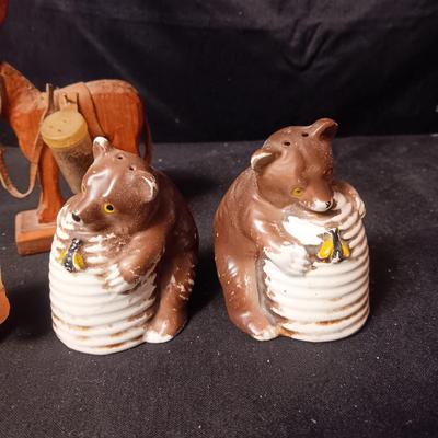 3 SETS OF VINTAGE SHAKERS
