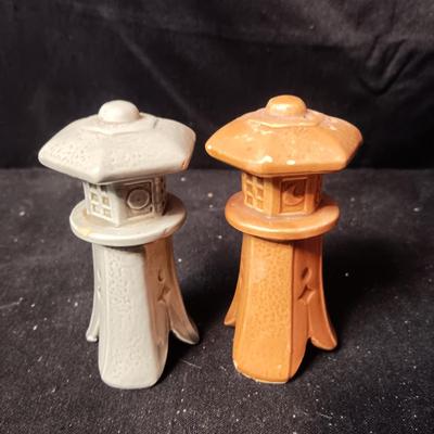 ASIAN THEMED SHAKERS