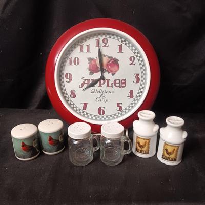 METAL FRAMED WALL CLOCK WITH GLASS FRONT AND 3 SETS OF SHAKERS