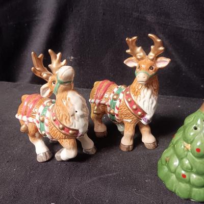 CHRISTMAS THEMED SHAKERS