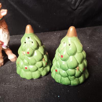 CHRISTMAS THEMED SHAKERS