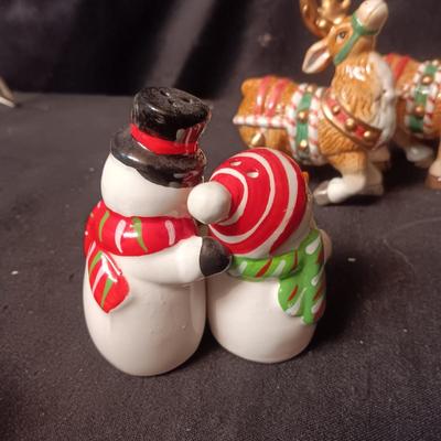 CHRISTMAS THEMED SHAKERS