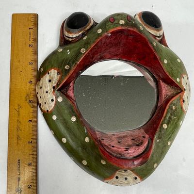 Wide Mouth Frog Mirror Wall Handing