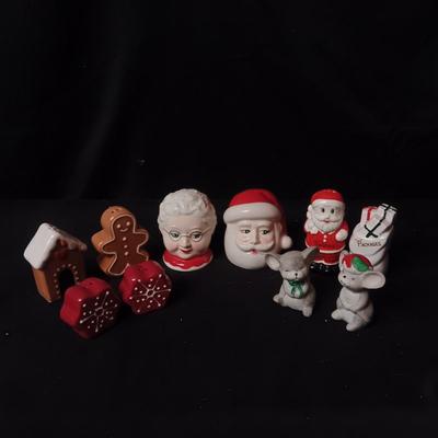 CHRISTMAS SHAKERS