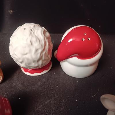 CHRISTMAS SHAKERS