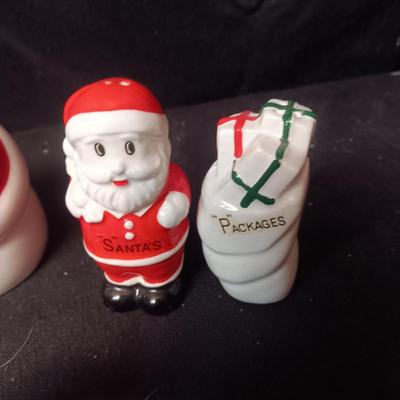 CHRISTMAS SHAKERS