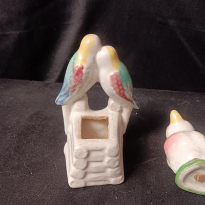 VINTAGE BIRD POT, DUCK SHAKERS AND SMALL BABY FIGURINES