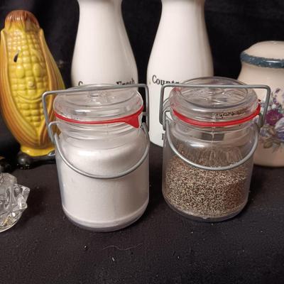 SALT & PEPPER SHAKERS
