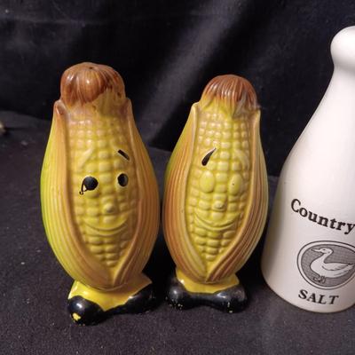 SALT & PEPPER SHAKERS