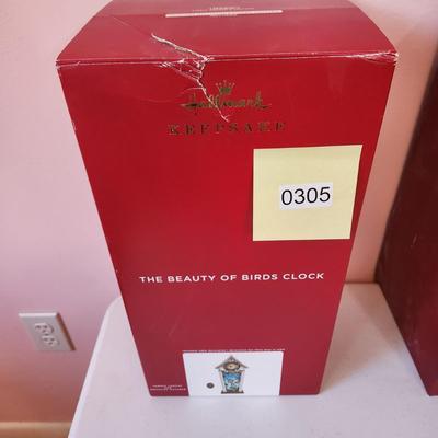 Hallmark Beauty of Birds Clock