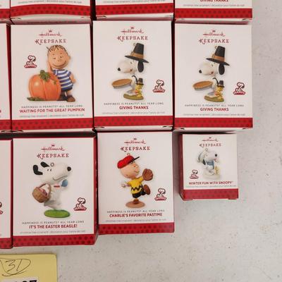 31 Hallmark Keepsake Christmas ornaments Happiness is Peanuts All Year Long Gang Snoopy Charlie Brown