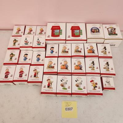 31 Hallmark Keepsake Christmas ornaments Happiness is Peanuts All Year Long Gang Snoopy Charlie Brown