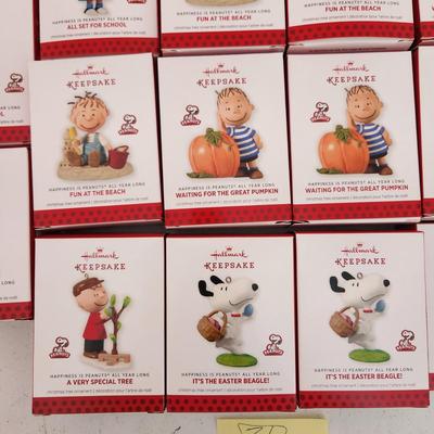 31 Hallmark Keepsake Christmas ornaments Happiness is Peanuts All Year Long Gang Snoopy Charlie Brown