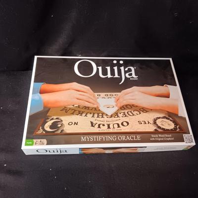 MORK & MINDY BOARD GAME AND LIKE NEW OUIJA BOARD