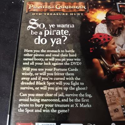 LIKE NEW PIRATES OF THE CARIBBEAN BOARD GAME
