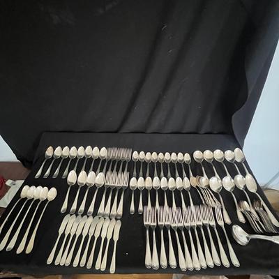 H & ES Co. Flatware With Wooden Box & More Flatware (DR-MG)