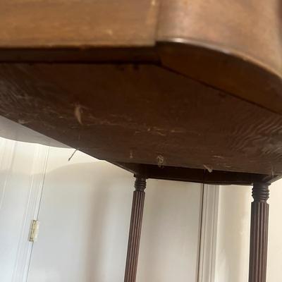 Flip Flop Table with Hidden Compartment (DR-MG)
