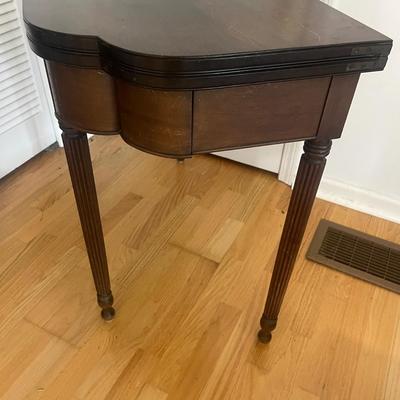 Flip Flop Table with Hidden Compartment (DR-MG)