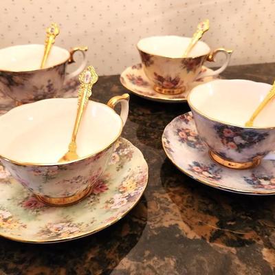 Lot #187 Bradford Exchange - 4 cups/saucers - Chintz Series