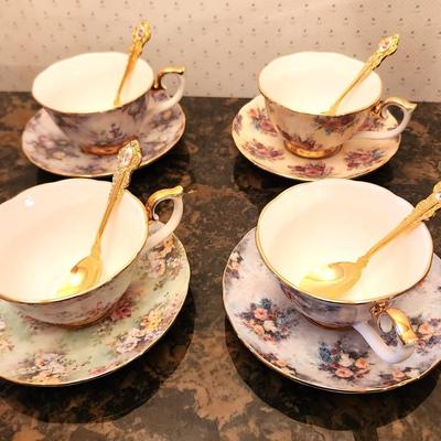 Lot #187 Bradford Exchange - 4 cups/saucers - Chintz Series