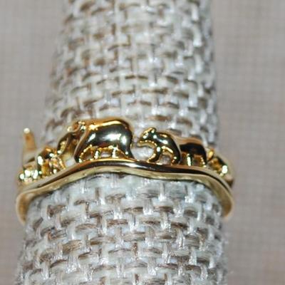 Size 7¼ "Noah's Ark" Style Animal Ring on an All Gold Tone Band (1.6g)