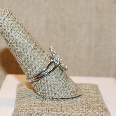 Size 9 Marked .925 Two-Tone Ring with 4 Butterflies on a Double Silver Band (3.2g)
