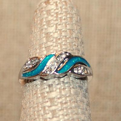 Size 6¾ Aquamarine Swirl Waves Inlays Ring & Clear Accent Stones on a Silver Tone Band (3.2g)