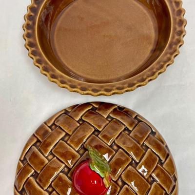 Vintage Clay Castle, apple ceramic pie dish