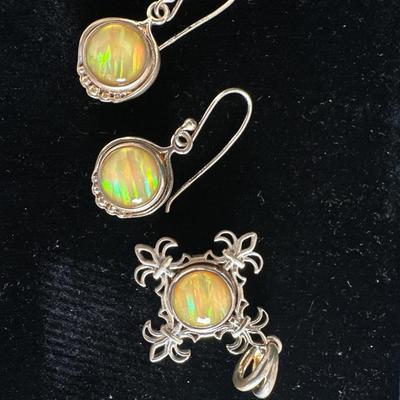 Sterling Silver pendant & earrings