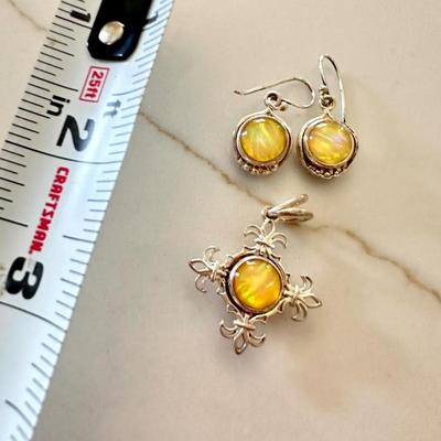 Sterling Silver pendant & earrings
