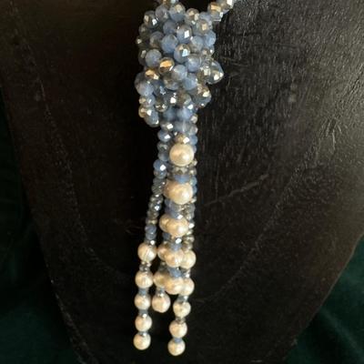 Pearl and crystal Necklace