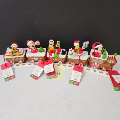 Hallmark Disney Christmas Express Music & Motion set