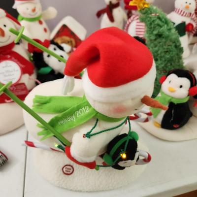 Tote Full of Christmas Winter Snowman Musical Animated Hallmark Jingle Pals