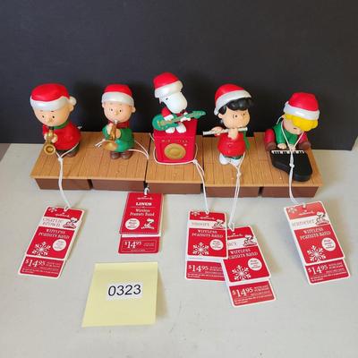 Lot of 5 Hallmark Wireless Peanuts Band w tags
