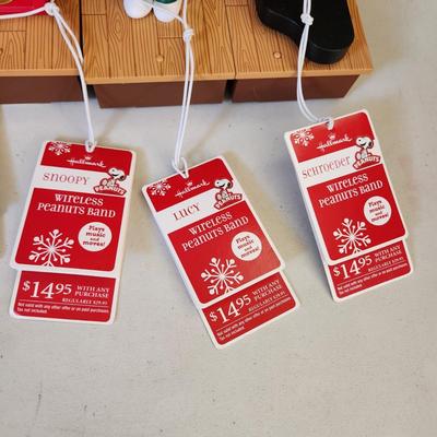 Lot of 5 Hallmark Wireless Peanuts Band w tags