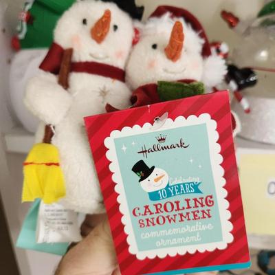 Christmas Decor Lot Hallmark Caroling Snowmen