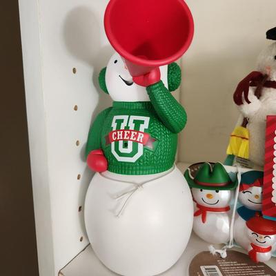 Christmas Decor Lot Hallmark Caroling Snowmen