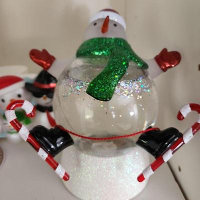 Christmas Decor Lot Hallmark Caroling Snowmen