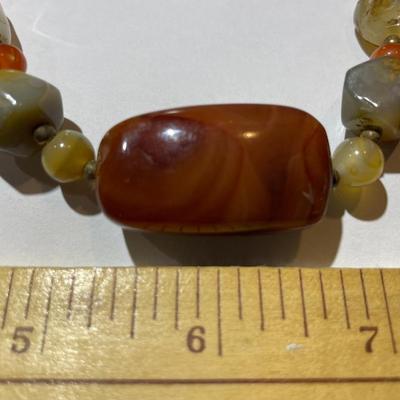 Vintage 32" Agate/Quartz Bead Necklace in Good Preowned Condition as Pictured. (Jewelry #59).