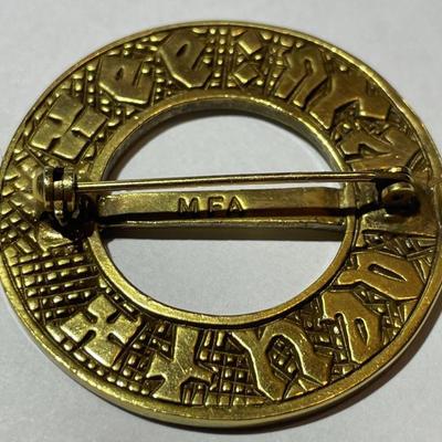 Vintage MFA Museum of Fine Arts Gold-tone Pin/Brooch in VG Preowned Condition.