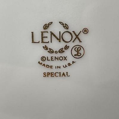 Vintage Lenox Special Edition Ducks in Flight 10.5" Dinner Plate in Excellent Condition. (Plate #3).