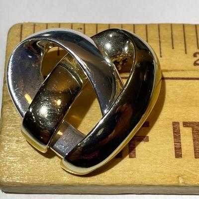 VINTAGE New Never Worn Heart Fashion Yellow & White Metal Pin/Brooch in Very Good Preowned Condition as Pictured.