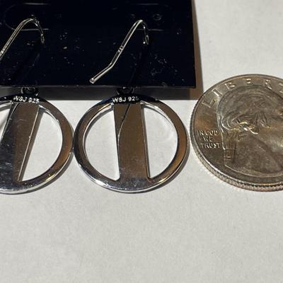 New Never Used Sterling Silver .925 Dangling Round Disc Shaped Earrings as Pictured. (Jewelry #74).