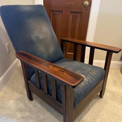 Antique Oak Chair Recliner with Slumber Footrest