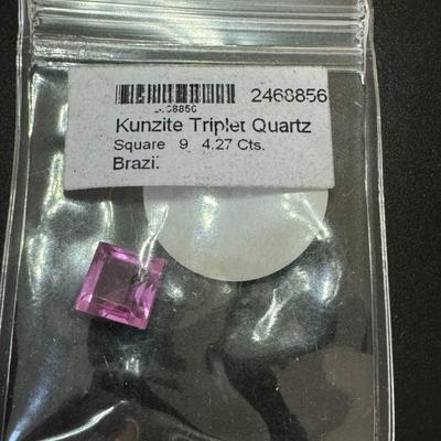 Kunzite triplet quartz / 4.27 carats / square /