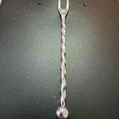 MCM olive fork