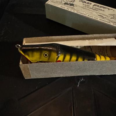 Vintage C.C. Roberts Bait Co. Mud Puppy 0102 5" NAT Mosinee, WIS