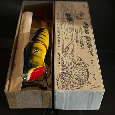Vintage C.C. Roberts Bait Co. Mud Puppy 0102 5" NAT Mosinee, WIS