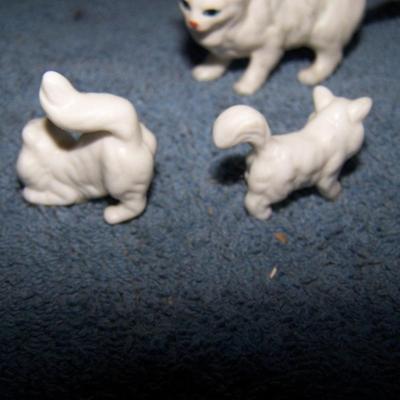 LOT 76 SWEET MID CENTURY KITTIES